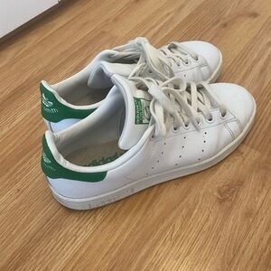 White Stan Smiths